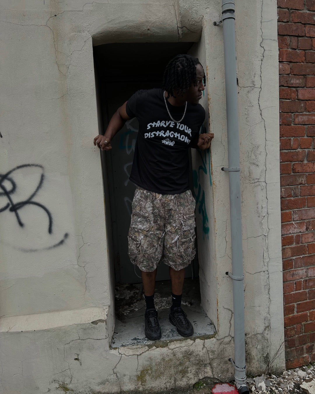 SYD TEE (BLACK)